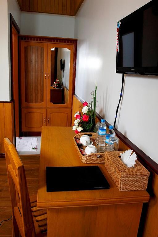 Inle Lotus Hotel Nyaungshwe Township Room photo