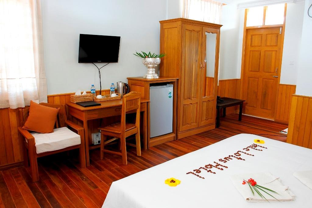Inle Lotus Hotel Nyaungshwe Township Exterior photo
