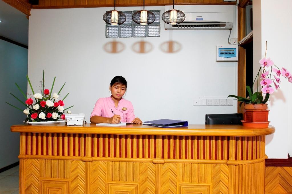 Inle Lotus Hotel Nyaungshwe Township Exterior photo