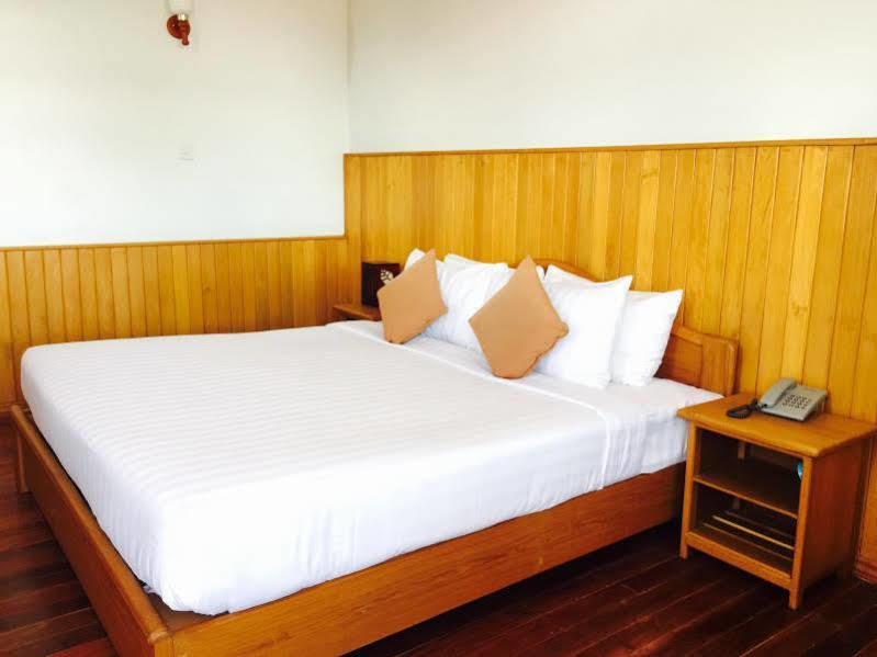 Inle Lotus Hotel Nyaungshwe Township Exterior photo